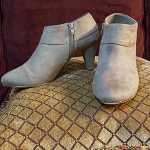 X-APPEAL Taupe suede booties 3 1/2” heel, zipper closure
